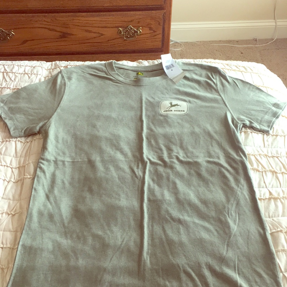 Light green John Deere men’s t shirt Medium